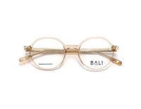 Desnudo-translúcido